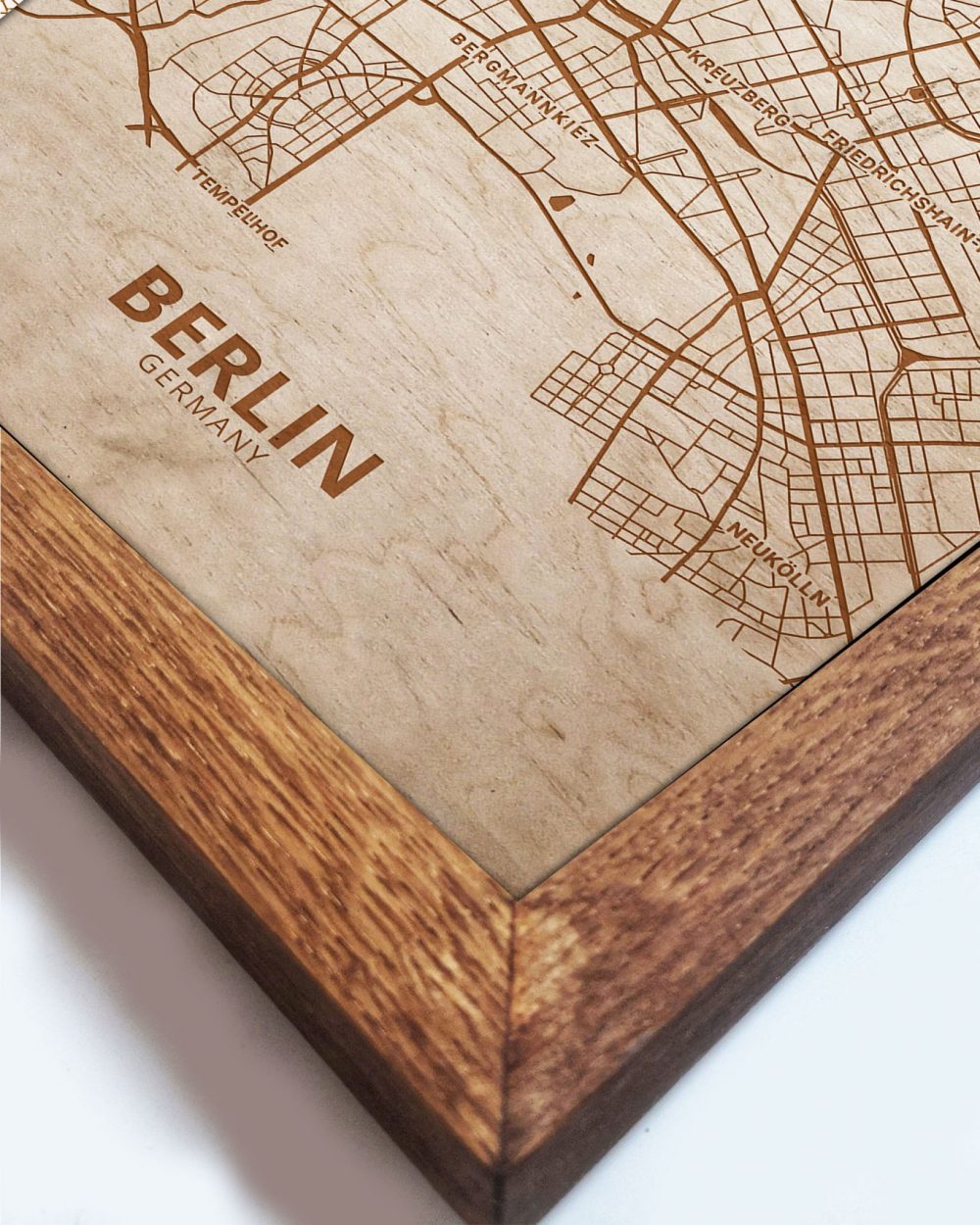 Drewniany obraz miasta – Berlin w dębowej ramie