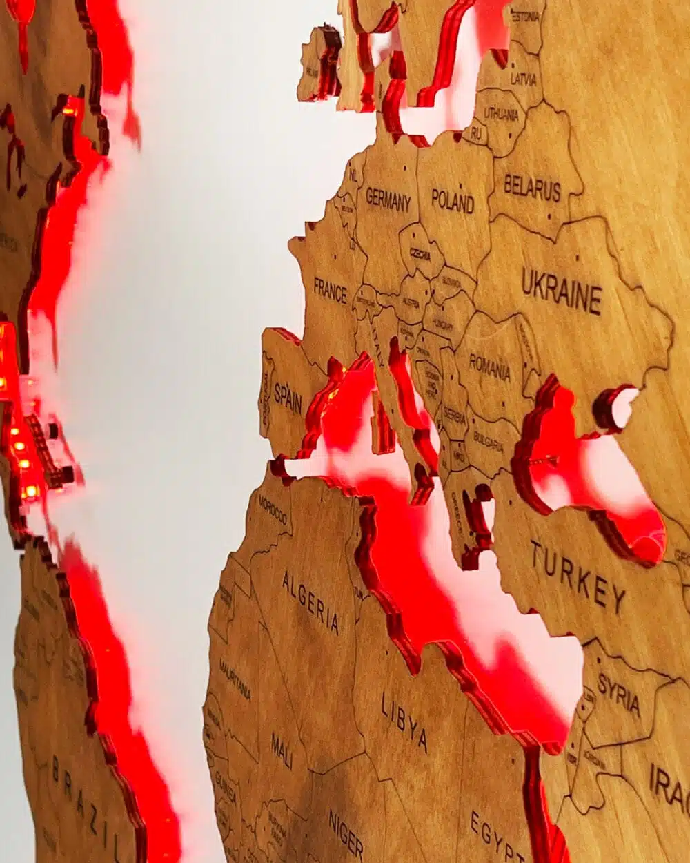 Illuminated Wooden World Map LED - LED Maps on the wall