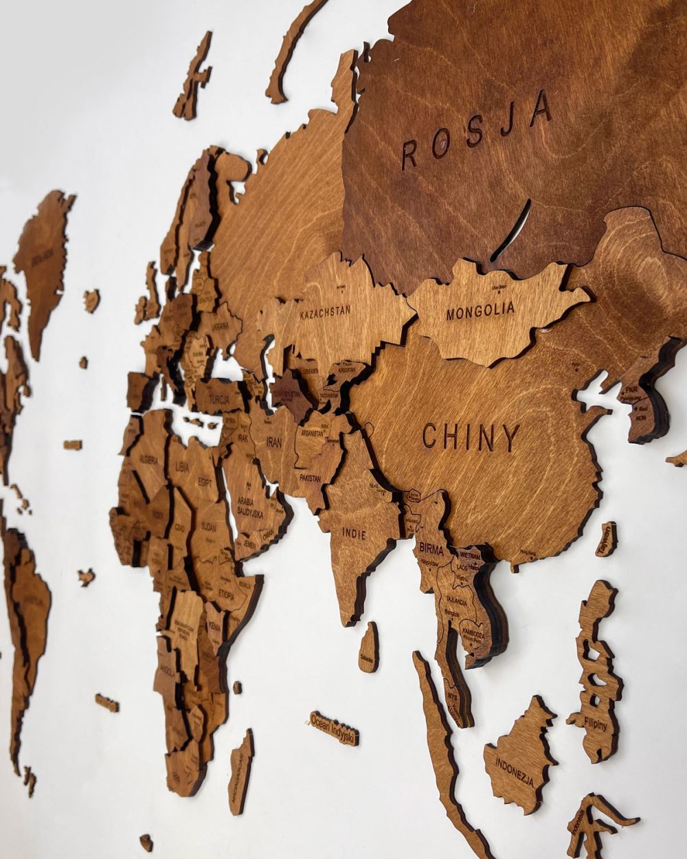 Drewniana Mapa Świata 3D z drewna w kolorze orzech